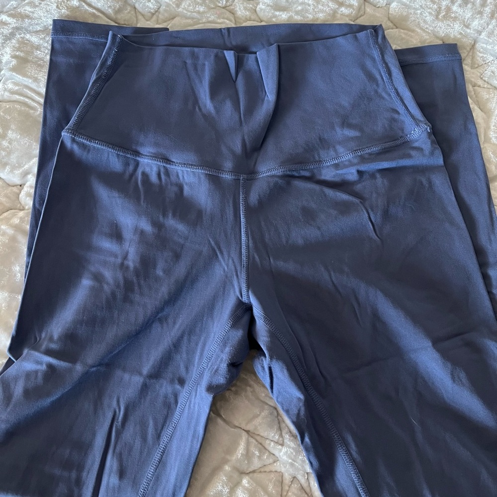 Your Go To Leggings by Born Primitive. Size M